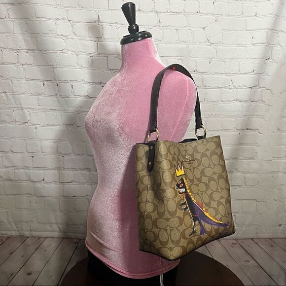 COACH X MICHEL JEAN BASQUIAT Pez Dispenser limited edition town bucket bag nwt - Picture 4 of 16